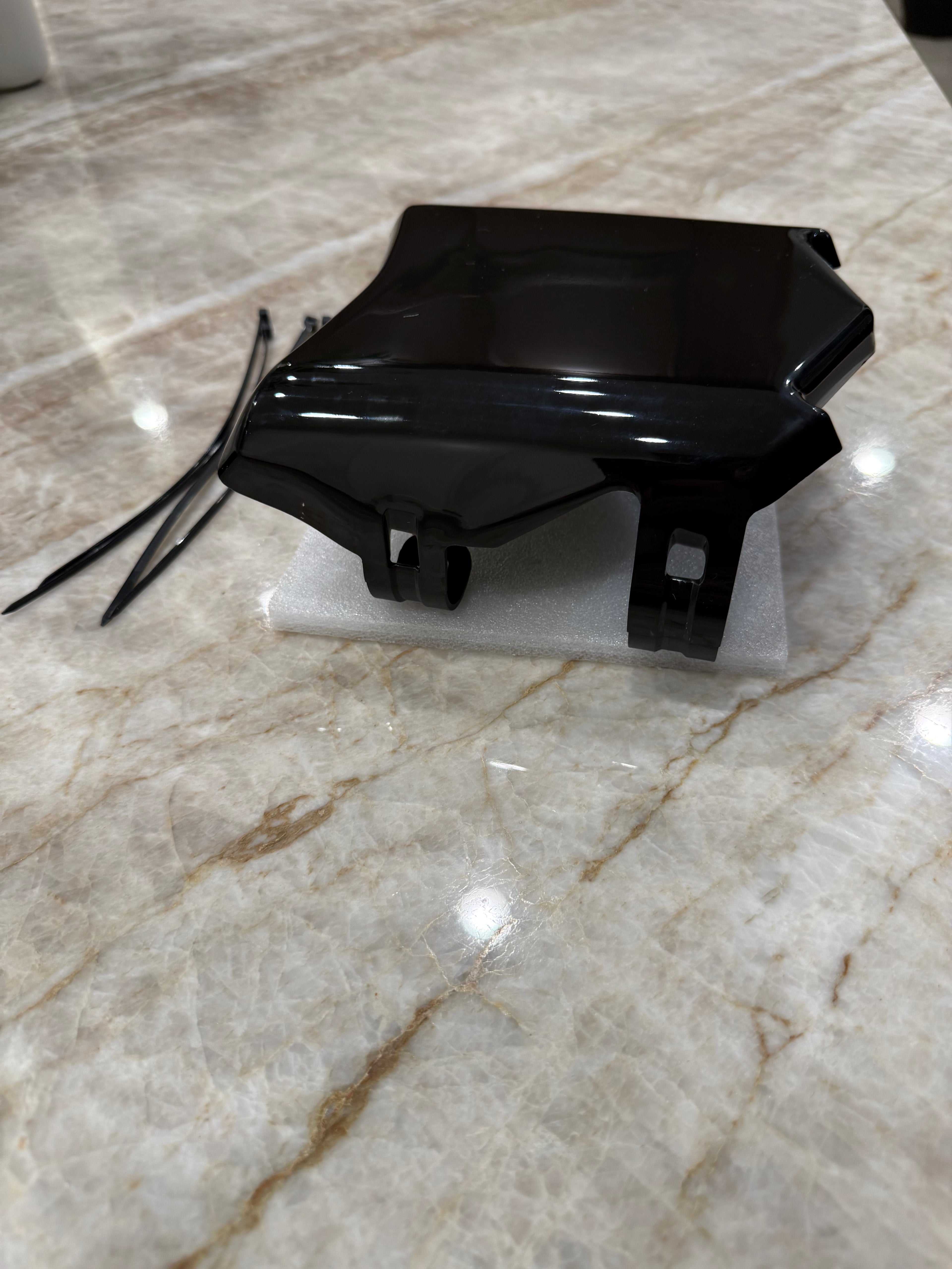 Glossy plate